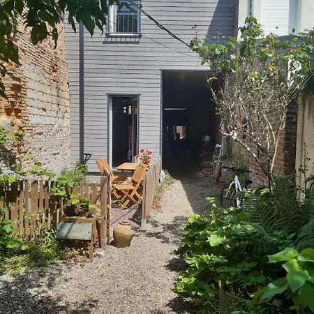 L'Abbevilloise, Aux Portes De La Baie De Somme Abbeville Exterior foto